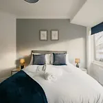 Canterbury House By Horizon רדקאר